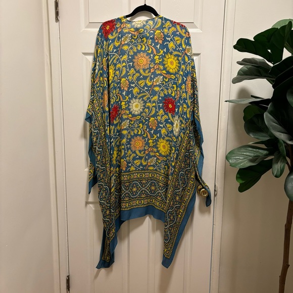 Fun print, airy kimono perfect for summer - Picture 2 of 3